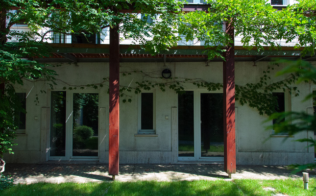 Iroda 100 m²